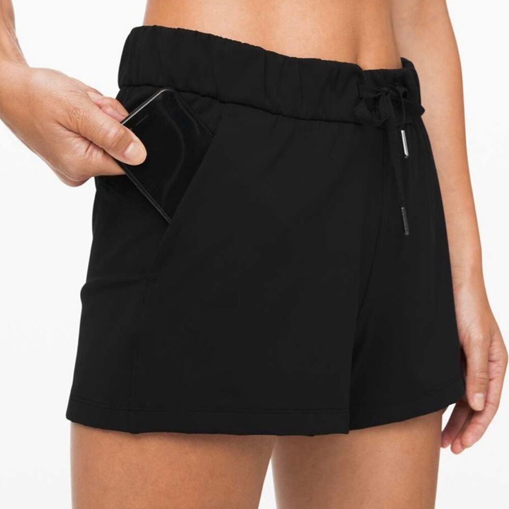 Lululemon On The Fly Short 2.5"